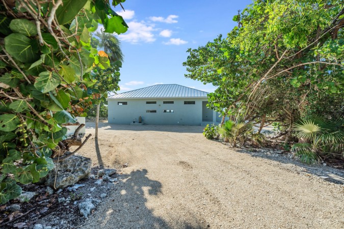 SOUTHSIDE SEAFRONT VILLA