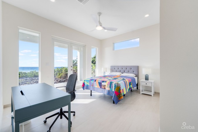 SOUTHSIDE SEAFRONT VILLA