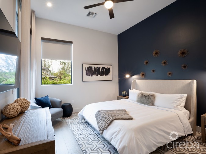 BLACK URCHIN: PRIVATE BEACHFRONT ESTATE