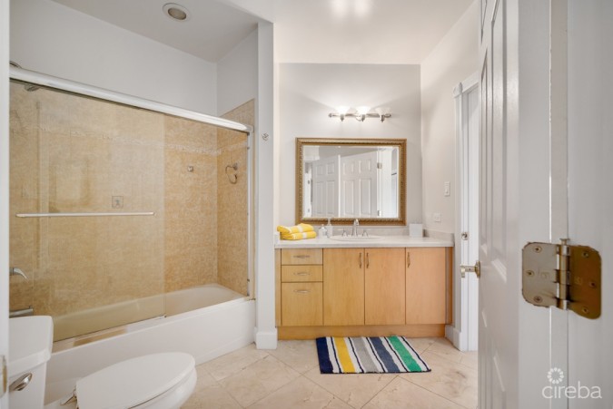 YACHT CLUB VILLAS W DOCK