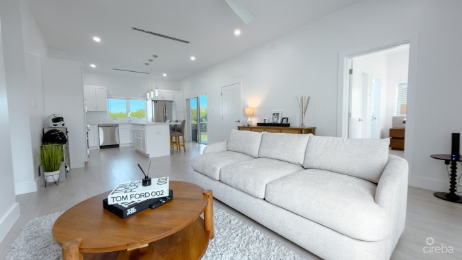 BODDEN TOWN DUPLEX, BLANCO UNIT B