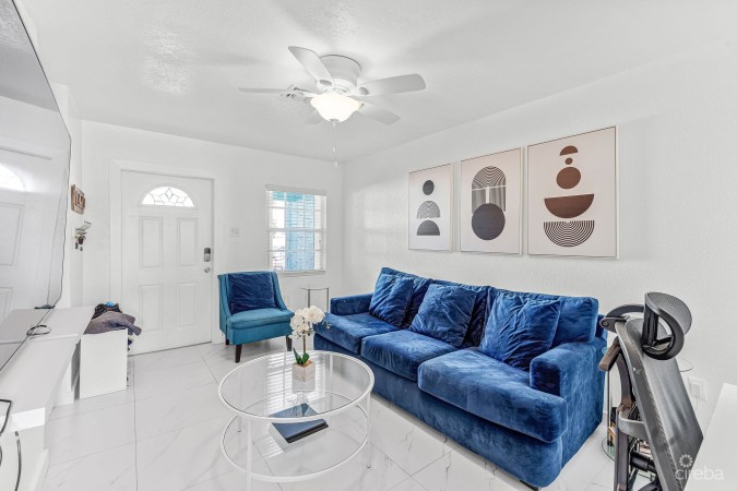 SPRINGFIELD COURTS - 2 BR 2.5 BATH - NEWLY REMODLED - PRISTINE INTERIOR AND FANTASTIC LOCATION!