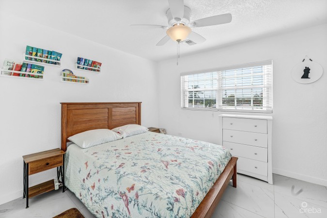 SPRINGFIELD COURTS - 2 BR 2.5 BATH - NEWLY REMODLED - PRISTINE INTERIOR AND FANTASTIC LOCATION!