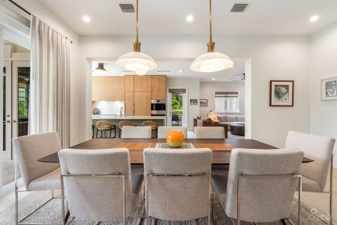 4 BED CANAL FRONT VILLA - VISTA DEL MAR