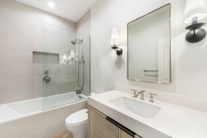 4 BED CANAL FRONT VILLA - VISTA DEL MAR