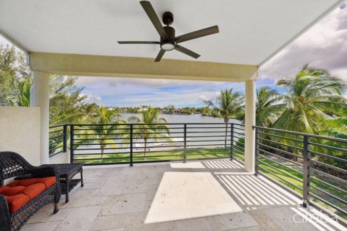 UNIQUE PATRICK'S ISLAND CANALFRONT W GUEST HOUSE | 3 CAR GARAGE