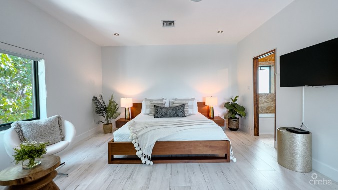 CRYSTAL HARBOUR - OCEAN FRONT HOME