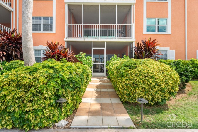 BRITANNIA, REGENTS COURT - SERENE CANAL LIVING