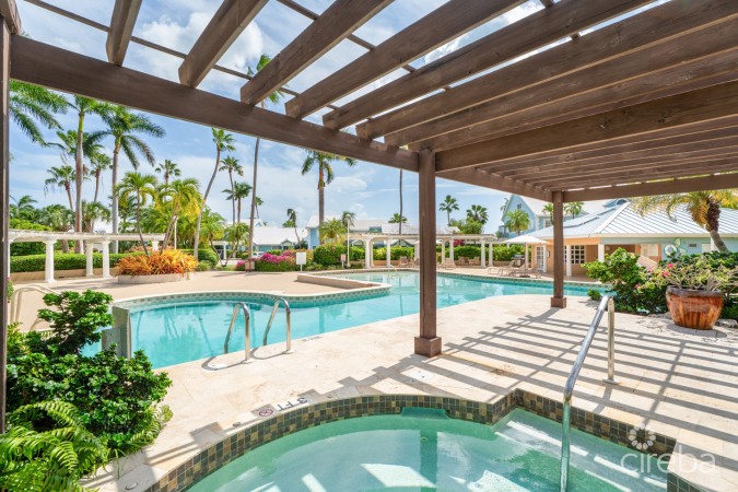 BRITANNIA, REGENTS COURT - SERENE CANAL LIVING