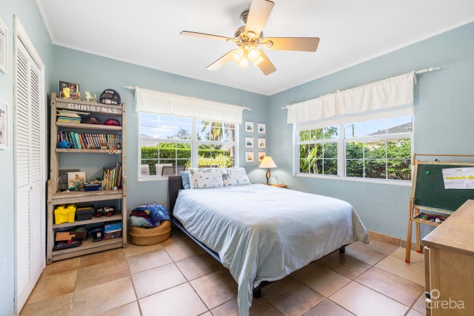 BIRCH AVE SPOTTS SINGLE FAMILY HOME W/POOL