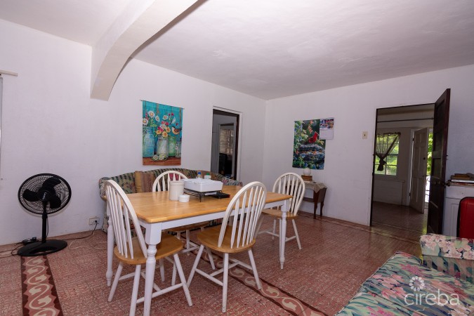 MR. V'S POSTO AL SOLE