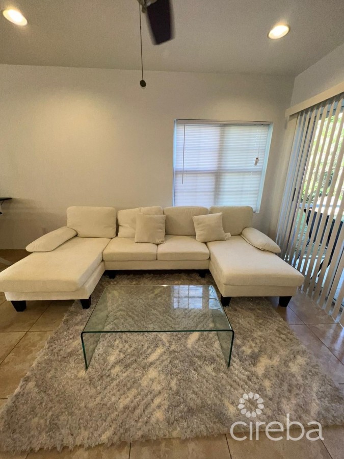 LOWER VALLEY LUXURY TOWNHOUSE