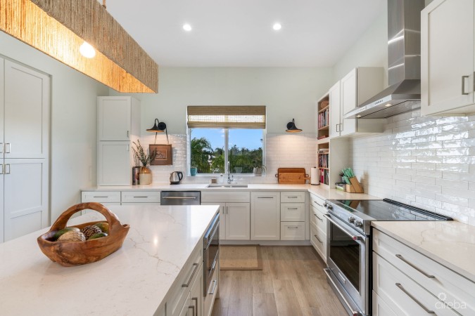 OCEAN CREST 14, OCEANFRONT TOWNHOME WITH STUDIO