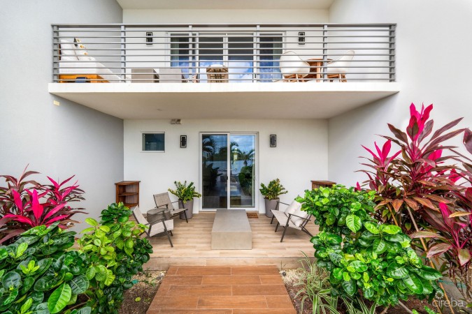 OCEAN CREST 14, OCEANFRONT TOWNHOME WITH STUDIO