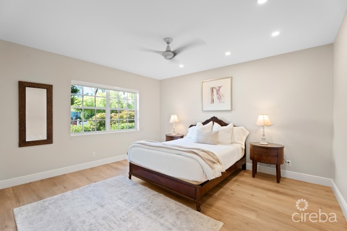 BRITANNIA REGENTS COURT | SERENE CANAL LIVING