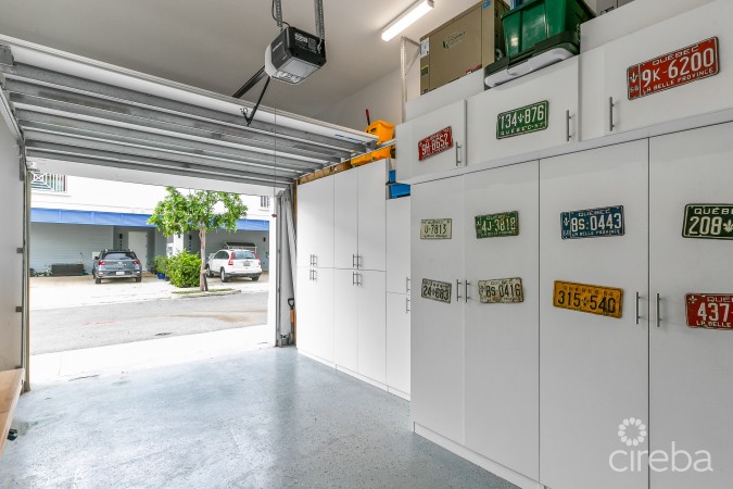 OLEA 106, CANAL FRONT 3 BED DUPLEX