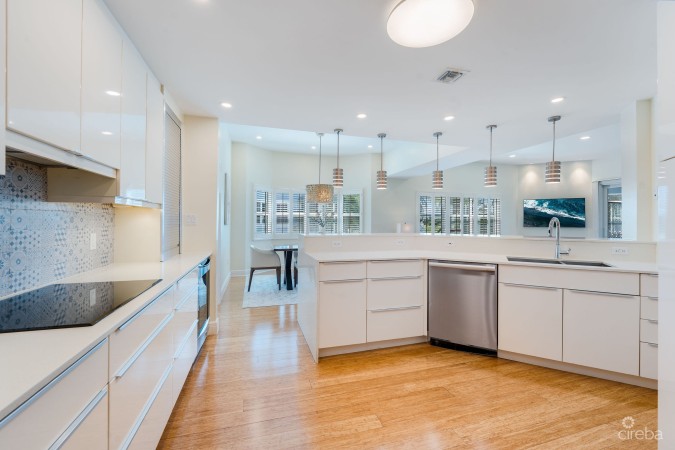 BRITANNIA REGENTS COURT | 4-BED TWO-STORY HOME IN SMB CORRIDOR