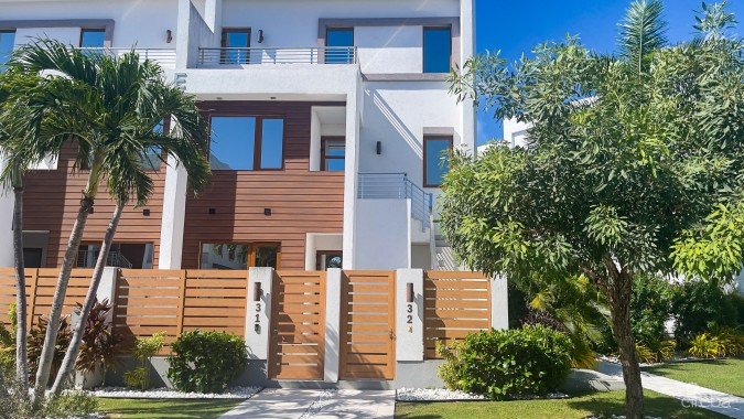 4 BED ARVIA CANAL FRONT