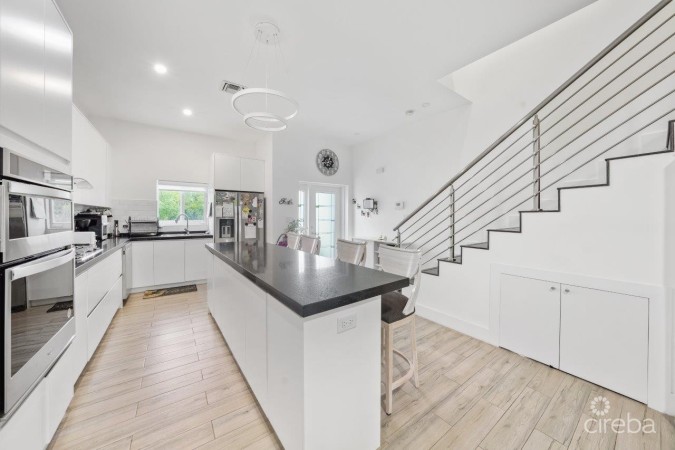 MANTRAS 2 BED MODERN CLOSE TO THE BEACH