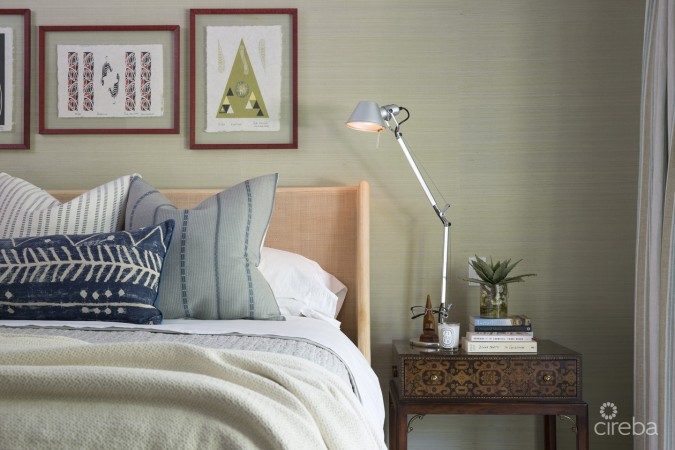 TIMELESS DESIGNER SOUTH SOUND HOME WITH POOL  AND GUEST COTTAGE