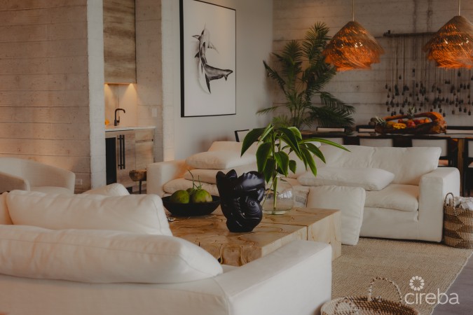 BELLA ROCCA ESTATE, EAST END LUXURY VILLA AND LAND PARCEL