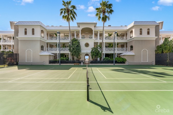 THE PINNACLE VILLA 20 WITH GARAGE