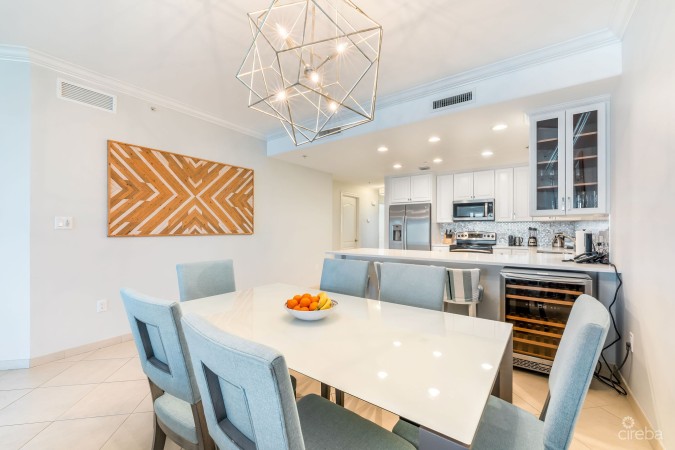 THE RENAISSANCE VILLA 25 - SEVEN MILE BEACH