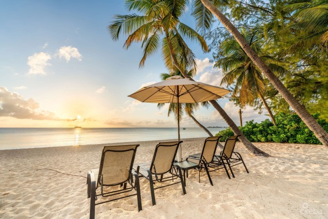 THE RENAISSANCE VILLA 25 - SEVEN MILE BEACH