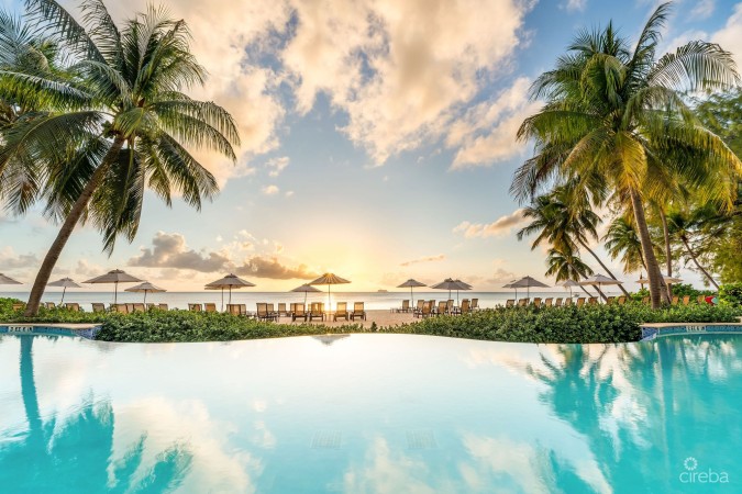 THE RENAISSANCE VILLA 25 - SEVEN MILE BEACH