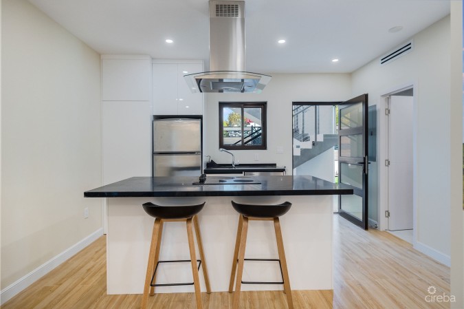 ARZA WEST BAY JADE - UPGRADED FULLY FURNISHED 1-BED/BATH CORNER UNIT