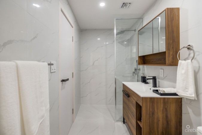 ARZA WEST BAY JADE - UPGRADED FULLY FURNISHED 1-BED/BATH CORNER UNIT