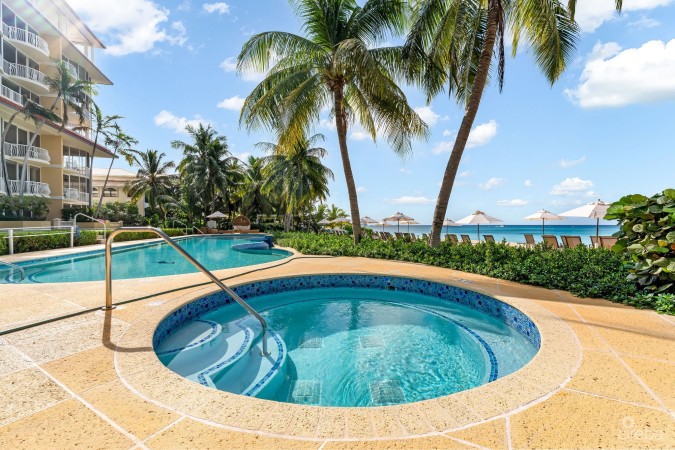 THE RENAISSANCE VILLA 25 - SEVEN MILE BEACH