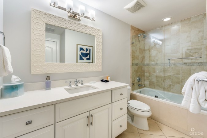 THE RENAISSANCE VILLA 25 - SEVEN MILE BEACH