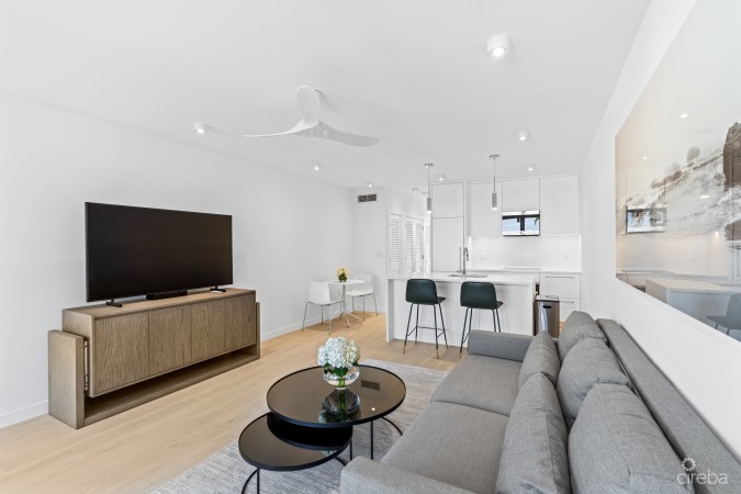 BEACHFRONT CONDO ISLAND PINE VILLAS