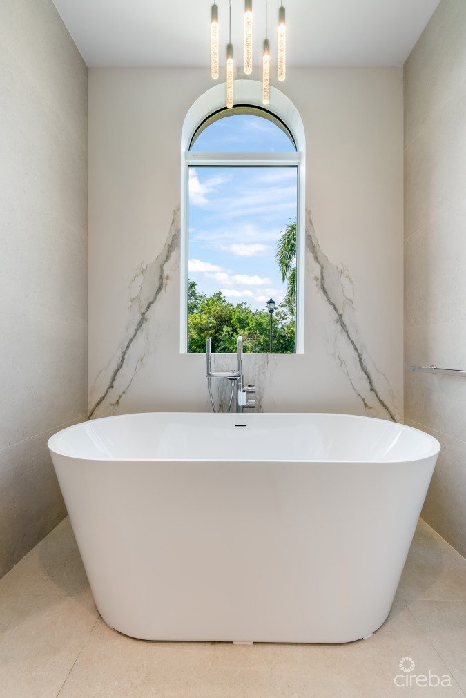 VISTA DEL MAR | A REIMAGINED WATERFRONT ESTATE