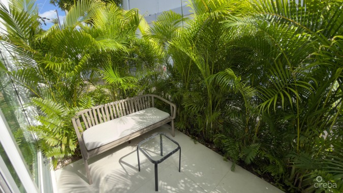 BEACHFRONT CONDO ISLAND PINE VILLAS