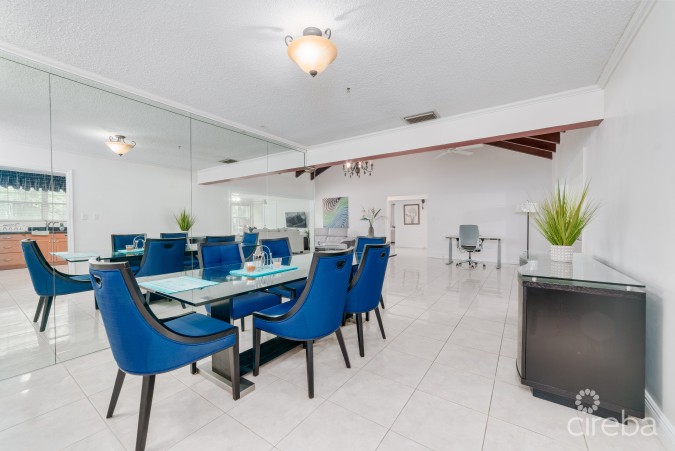 RARE OPPORTUNITY ON SMB CORRIDOR - HOME ON 0.4 ACRES