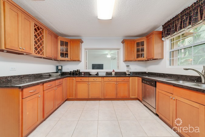 RARE OPPORTUNITY ON SMB CORRIDOR - HOME ON 0.4 ACRES