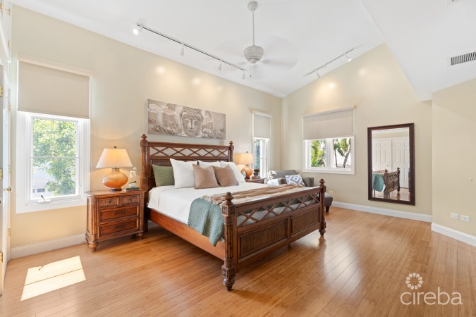 BRITANNIA KINGS COURT EXECUTIVE HOME