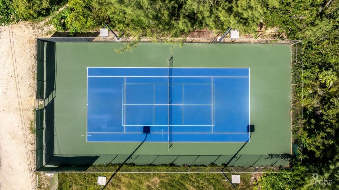 CARIBBEAN PARADISE 8, 3 BED + DEN BEACHFRONT VILLA