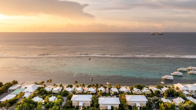 CARIBBEAN PARADISE 8, 3 BED + DEN BEACHFRONT VILLA