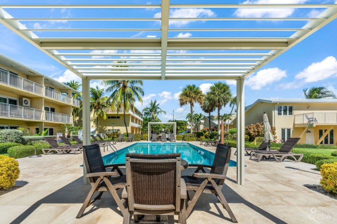 CARIBBEAN PARADISE 8, 3 BED + DEN BEACHFRONT VILLA