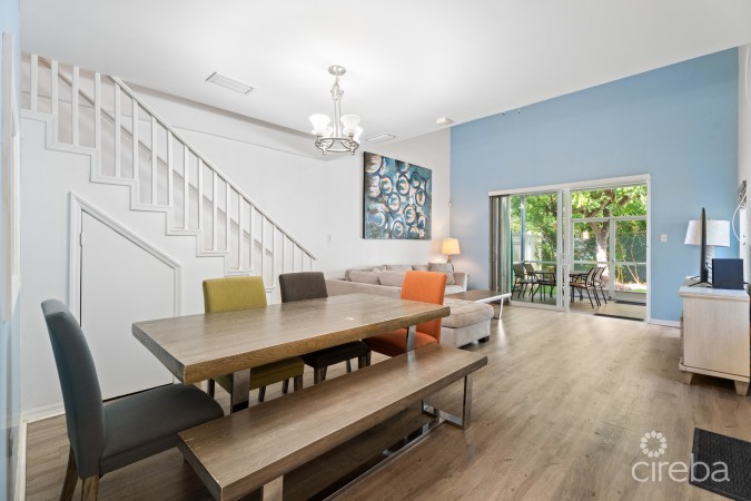 FOUNTAIN COURT 3 BED PLUS DEN