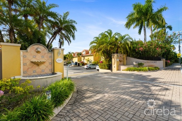 FOUNTAIN COURT 3 BED PLUS DEN