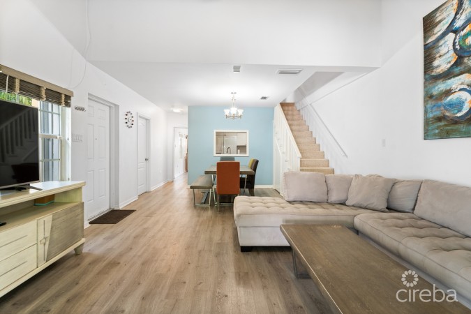 FOUNTAIN COURT 3 BED PLUS DEN