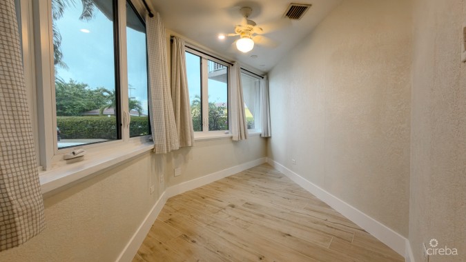 POINSETTIA CONDO SEVEN MILE BEACH