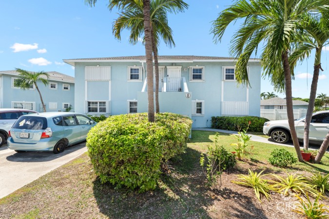 SILVER OAKS CONDO - 2 BED, 2 BATH . SECOND FLOOR