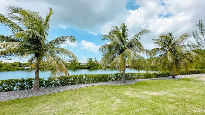 TARPON CIRCLE 4 BED FAMILY HOME