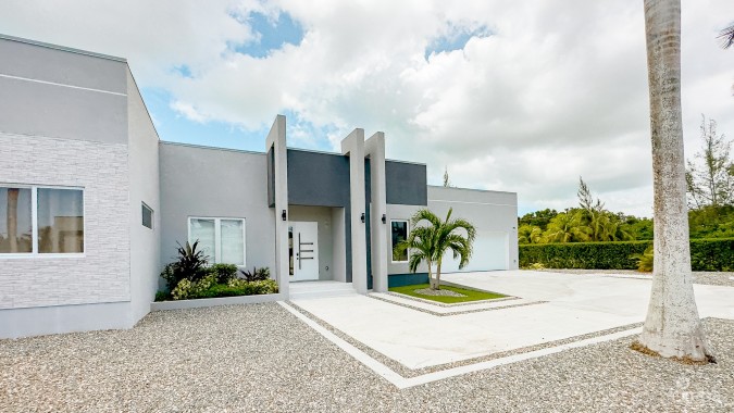 TARPON CIRCLE 4 BED FAMILY HOME