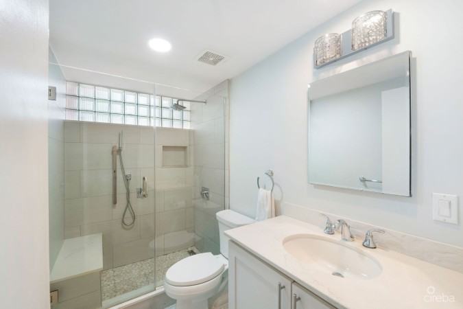 BRITANNIA LIONS COURT 322, SEVEN MILE BEACH CORRIDOR